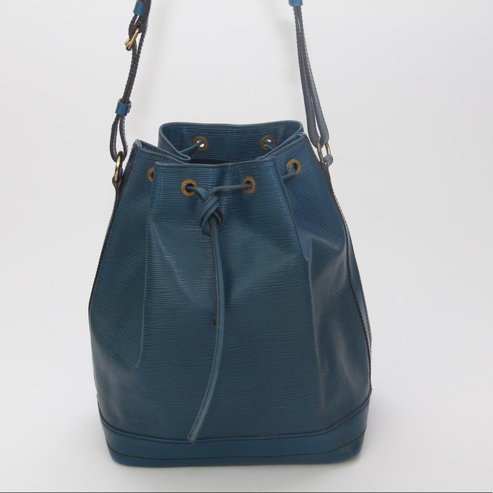 SOLD Louis Vuitton Epi Noe Bucket Bag